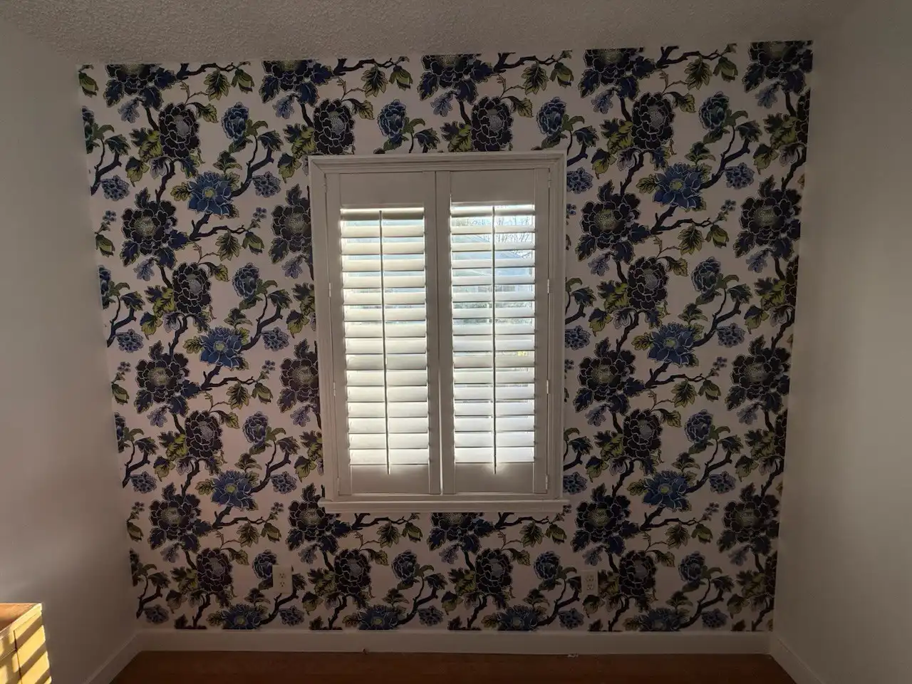 Professional wallpaper installation services in Seattle, WA